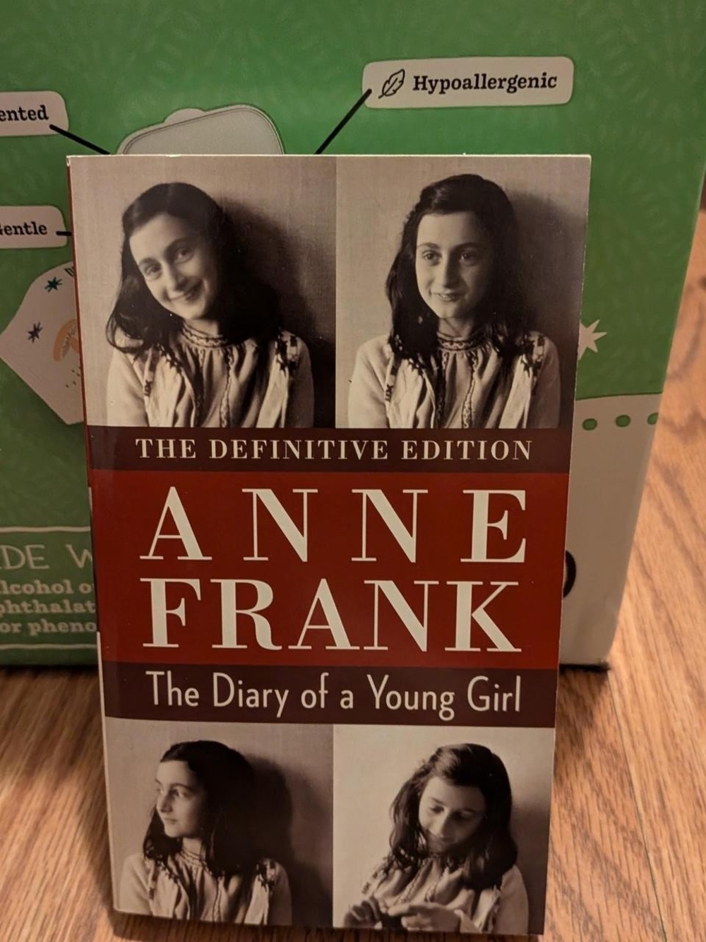 Anne Frank: The Diary of a Young Girl - Definitive Edition (Red Cover)